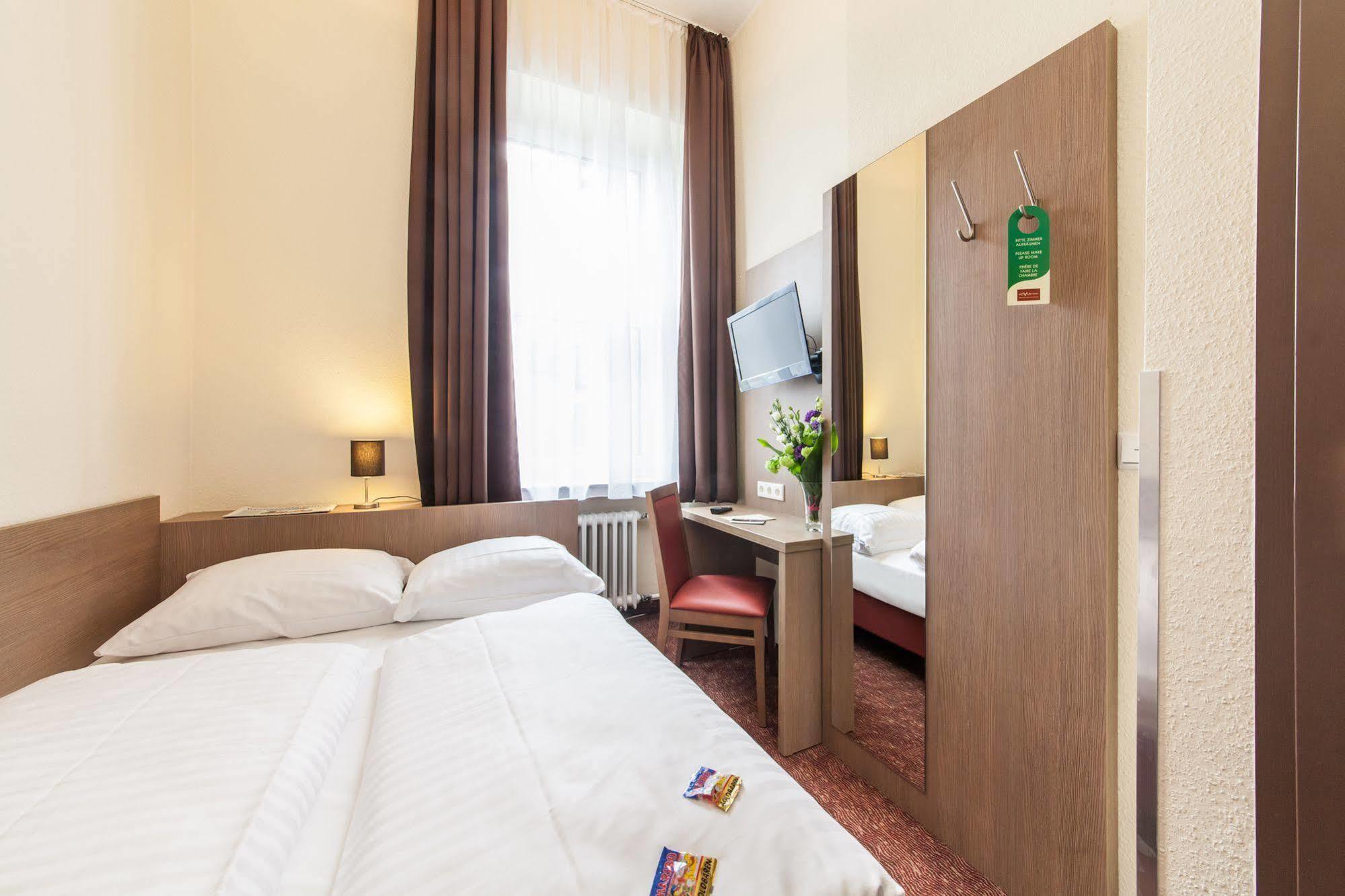 Hotel Maxim Duesseldorf City Kültér fotó