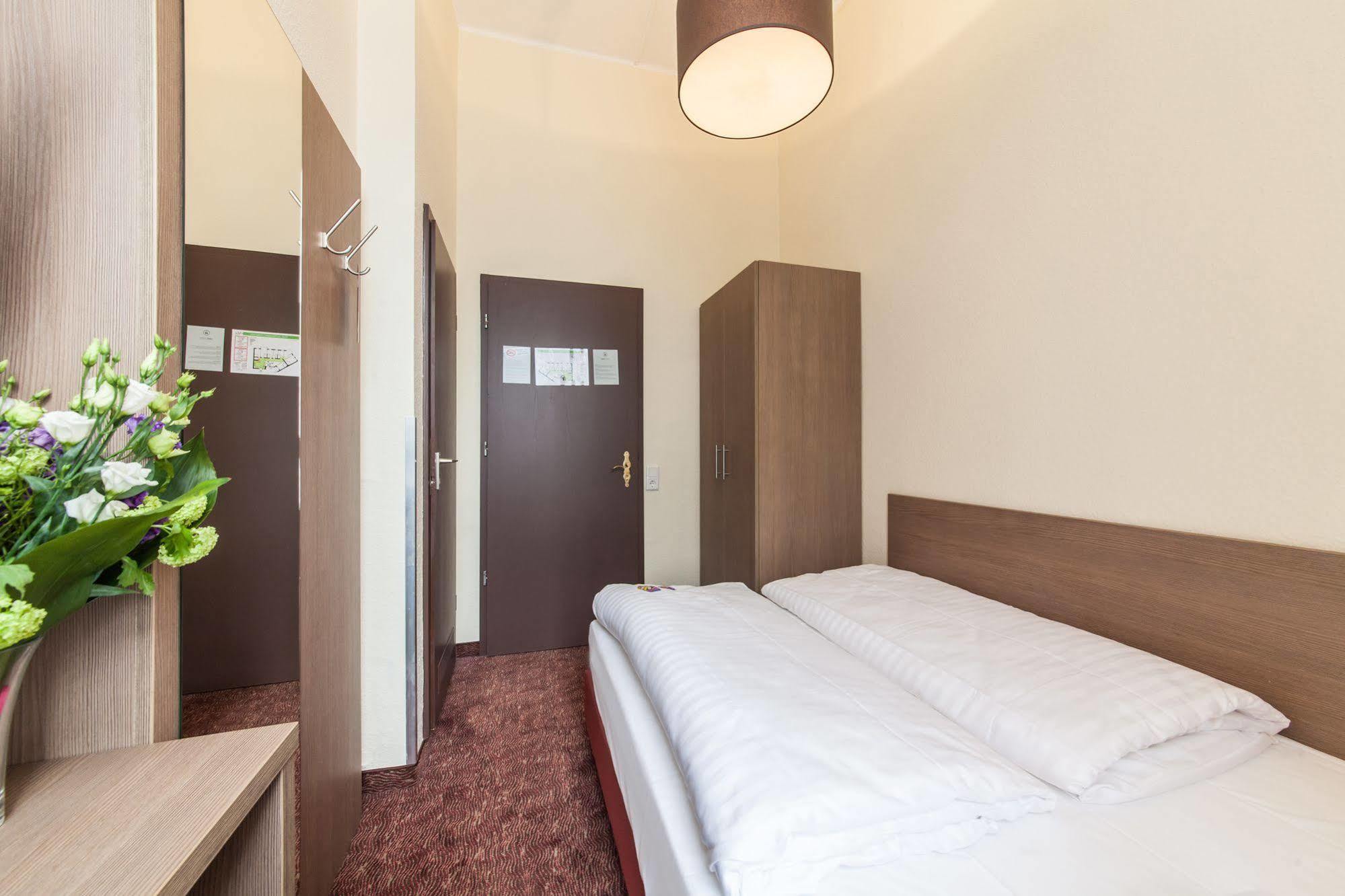 Hotel Maxim Duesseldorf City Kültér fotó
