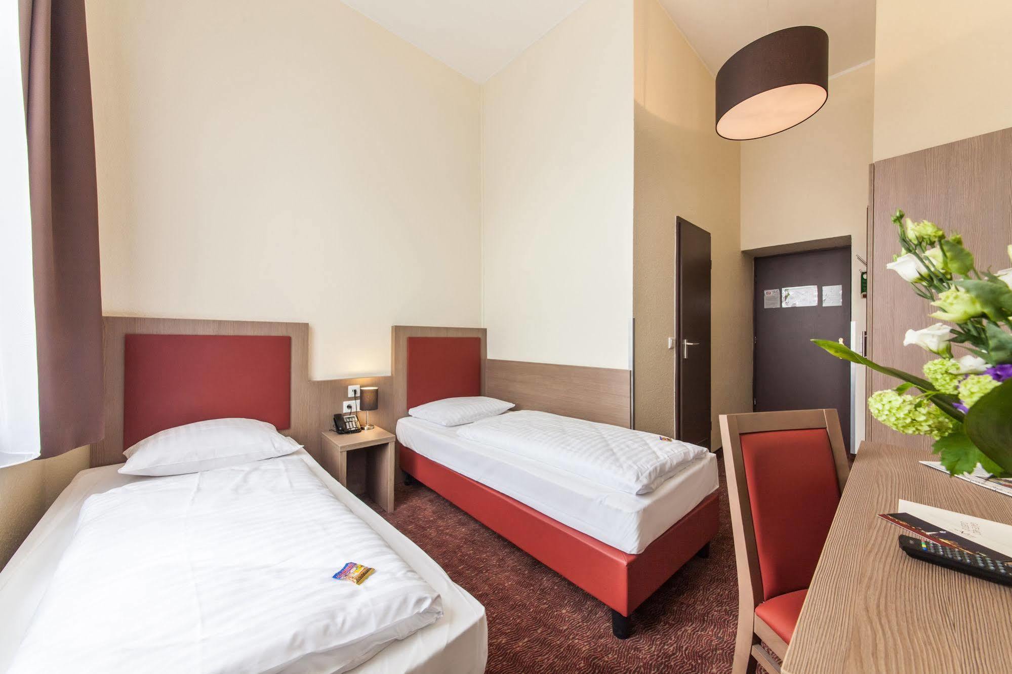Hotel Maxim Duesseldorf City Kültér fotó